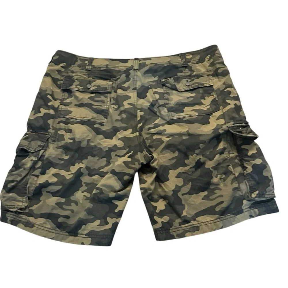 Goodfellow & Co. Camo Cargo Shorts - Mens Size 42 - Utility - Green Camo